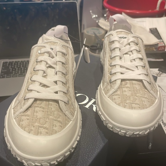 Dior B28 LT Oblique Jacquard white sneaker sz 43.  Shoes are brand new/deadstock - Picture 2 of 8